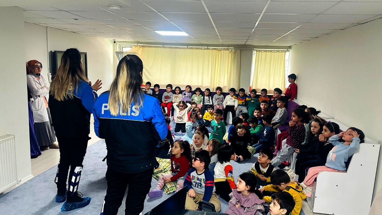 Nevşehir'de anaokulu öğrencilerine trafik bilgilendirmesi