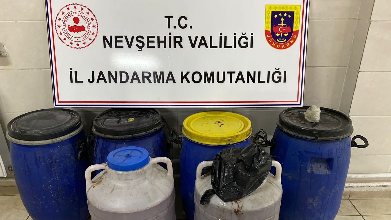 Nevşehir'de 400 litre kaçak şarap ele geçirildi