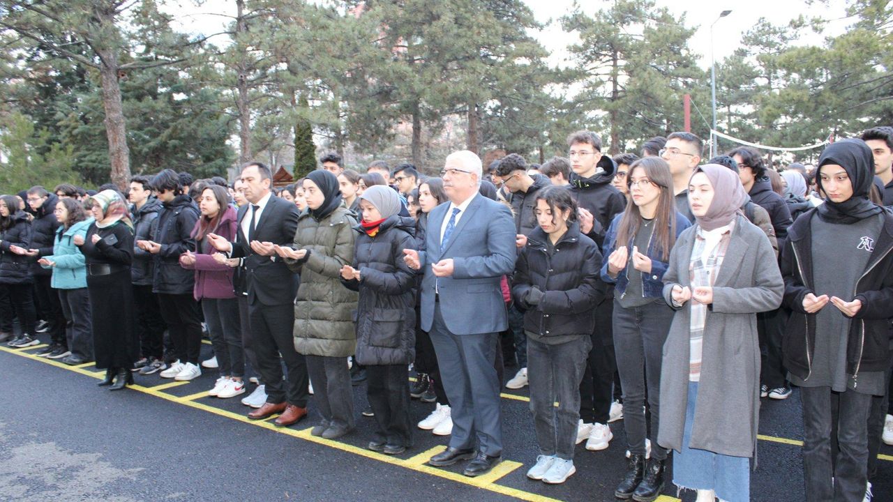 Nevşehir okullarında 1 dakikalık saygı duruşu!