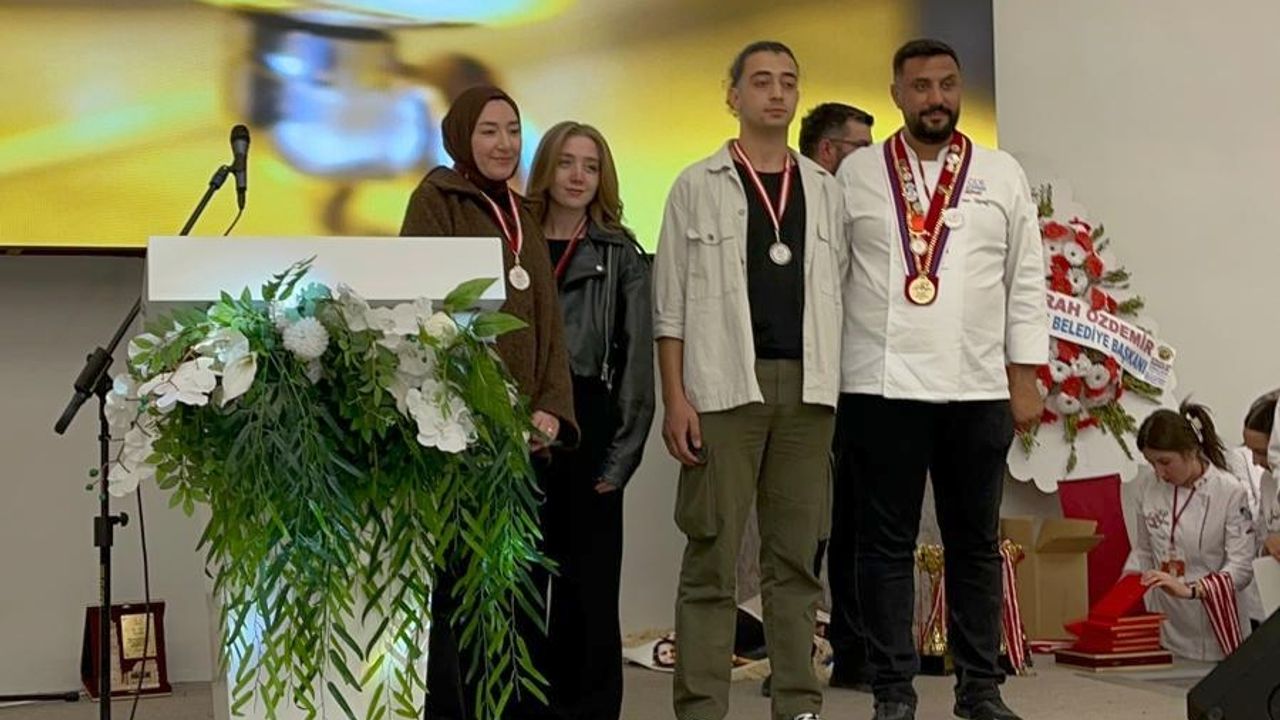 NEVÜ Turizm Fakültesi Öğrencilerinden Gastronomi Festivalinde Üçüncülük