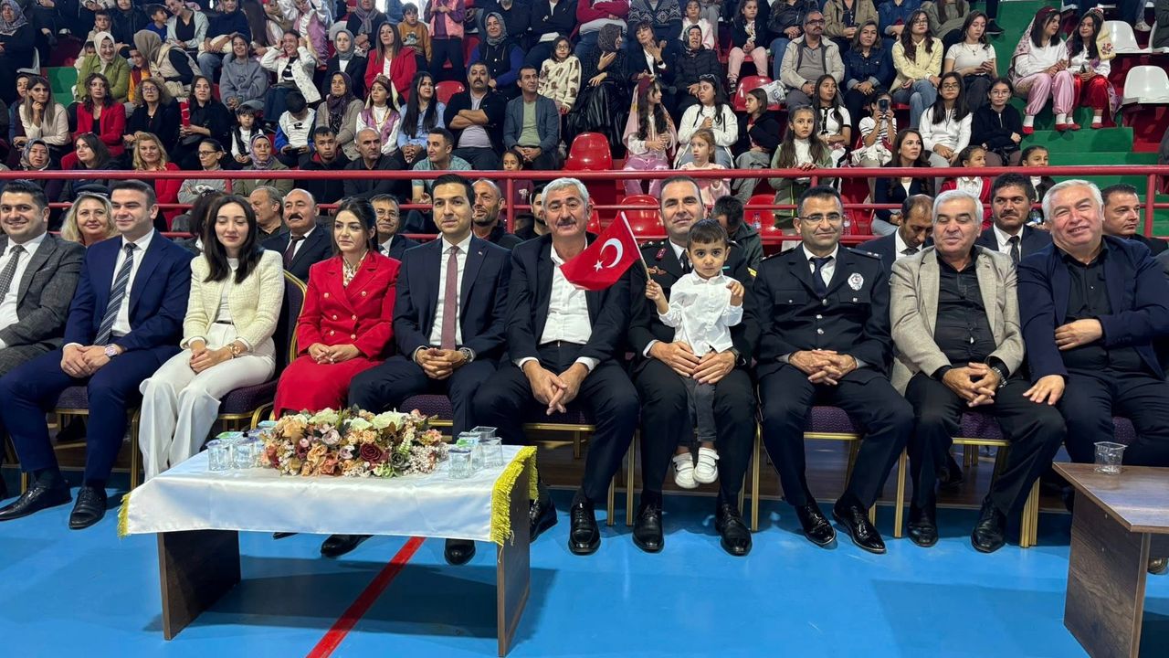 Cumhuriyet Bayramı Kozaklı’da Coşkuyla Kutlandı