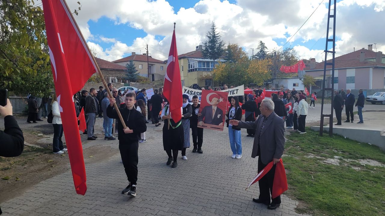 Nevşehir'in Köşektaş Köyü’nde Duygulandıran 29 Ekim Kutlaması