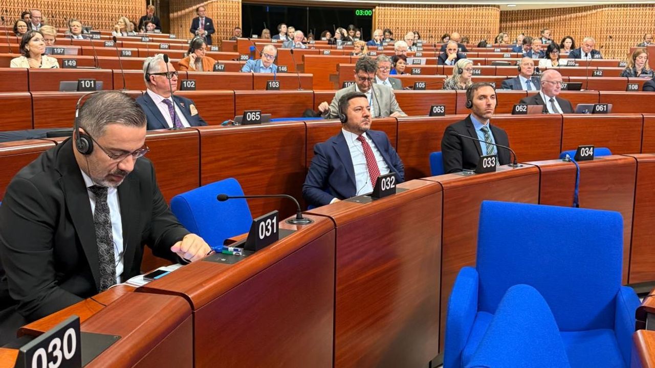 Başkan Arı “Hep Birlikte Ayağa Kalkıp One Minute Demeliyiz”