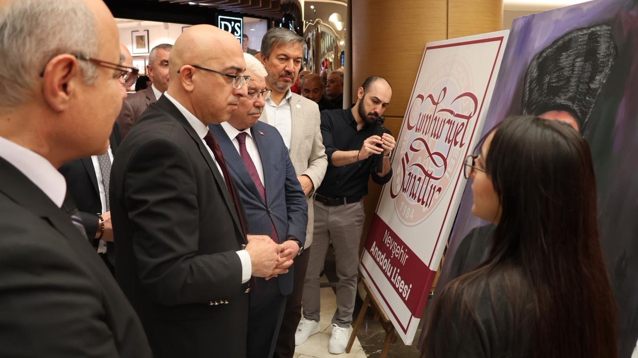 Nevşehir'de “Cumhuriyet ve Atatürk” Temalı Resim Sergisi Açıldı