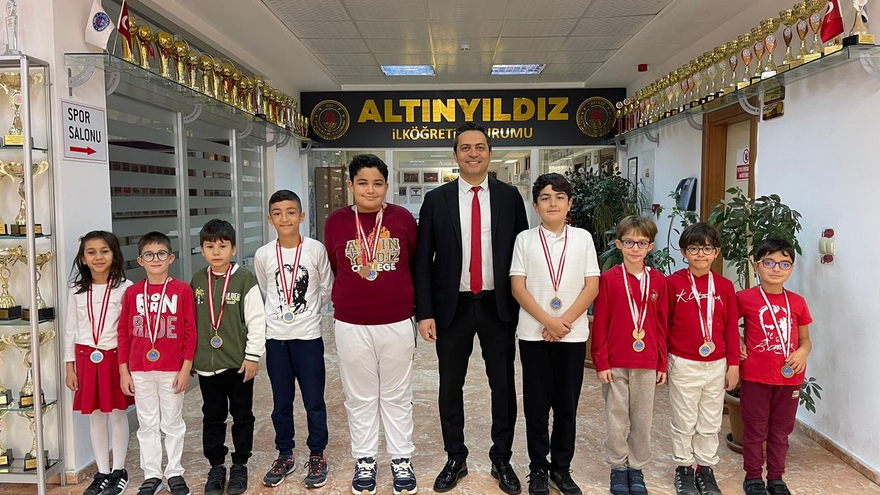 29 Ekim Cumhuriyet Bayramı Satranç Turnuvasında Dereceler Altınyıldız'ın