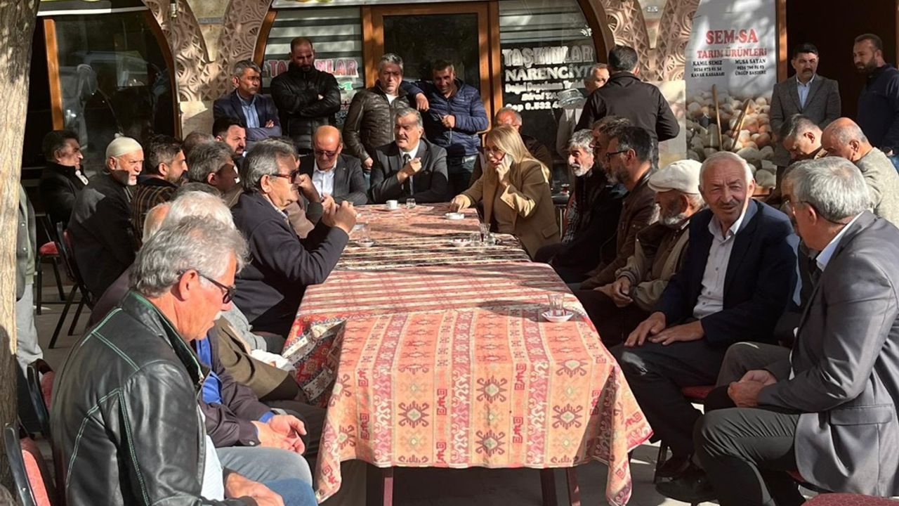 Kavak Beldesinde Patates Üreticilerinin Sorunları Masaya Yatırıldı