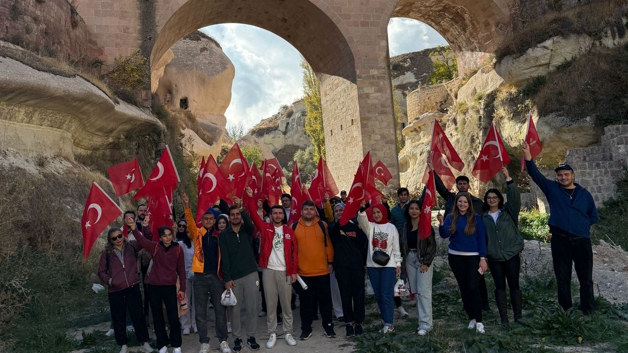 AK Parti Nevşehir Gençlik Kolları’ndan 29 Ekim Yürüyüşü