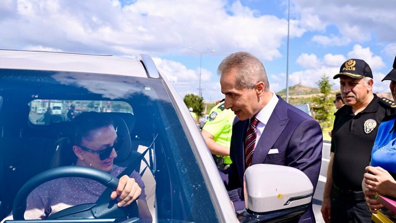 Nevşehir Valisi Kök Sürücüleri Trafikte Uyardı