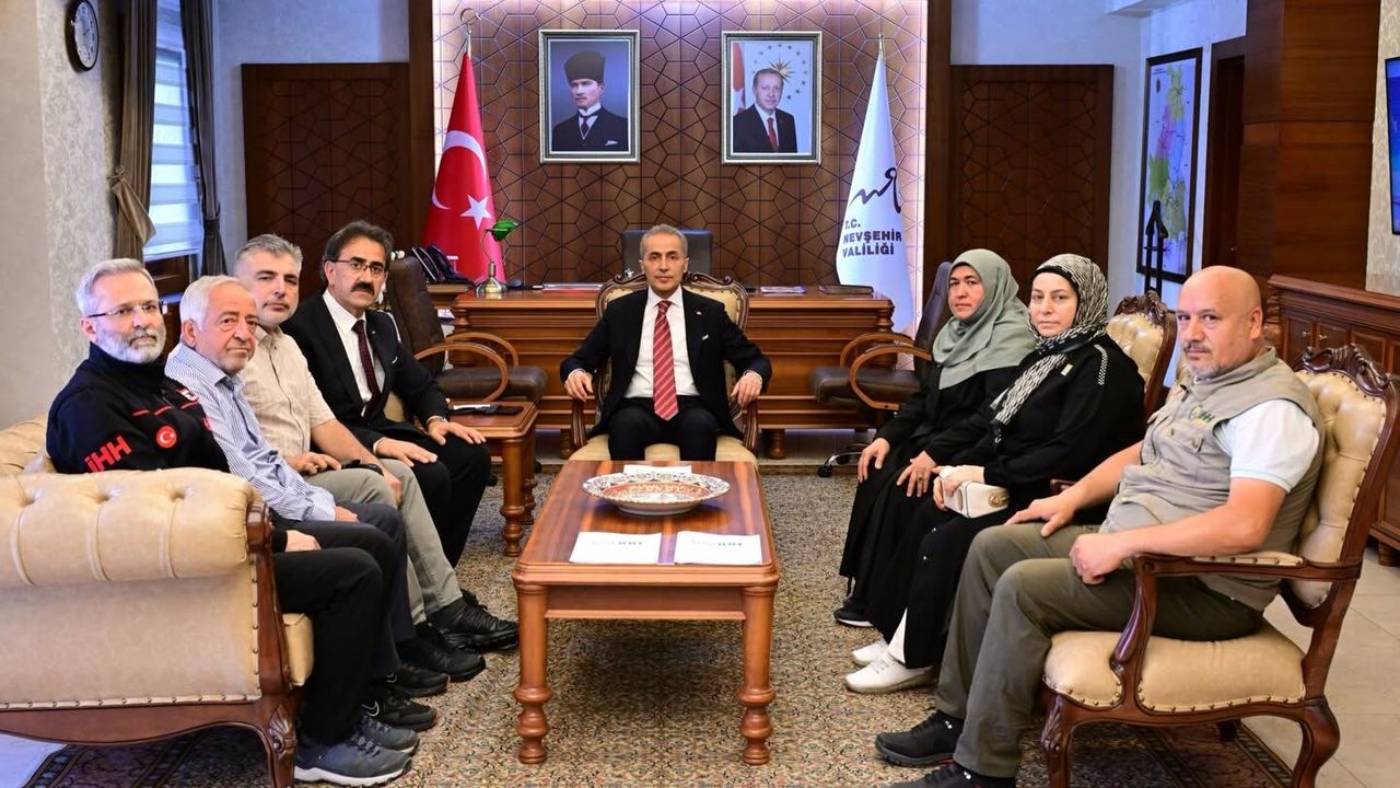 İHH Nevşehir'den Vali Hüseyin Kök'e Hayırlı Olsun Ziyareti