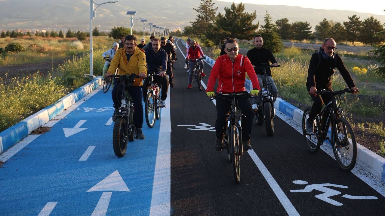 Kapadokya'da dünyanın en özel bisiklet yolunda pedal çevrild