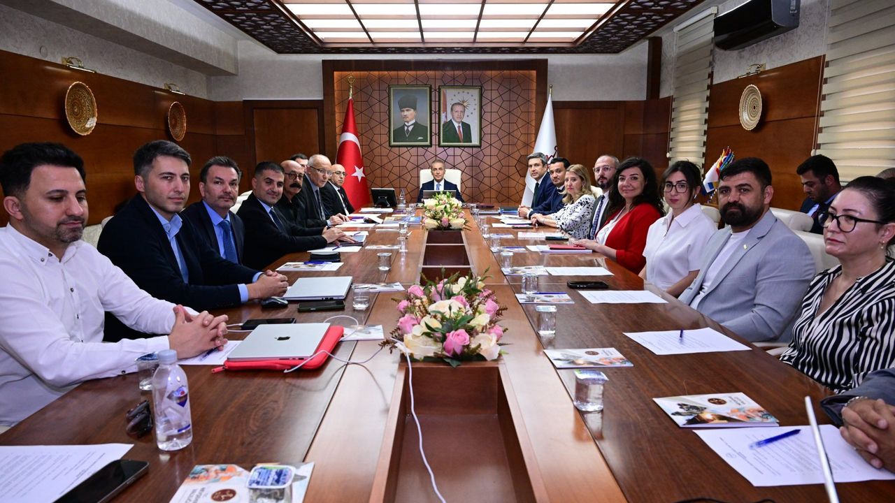 Kapadokya'nın Turizm Geleceği Valilikte Masaya Yat