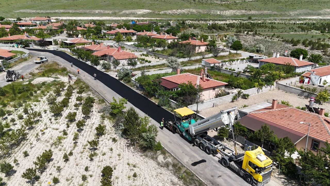 Gülşehir'in Tuzköy Afet Evleri’nde Yollar Yenileniyor