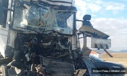 Aksaray-Nevşehir Karayolunda tır önündeki tıra çarptı: 1 yaralı