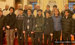Milletvekili Açıkgöz, gençlerle sabah namazında buluştu