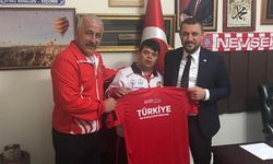 Nevşehirli Ramazan Ünlü disk atmada Türkiye Şampiyonu oldu