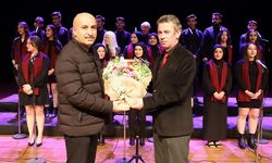 "Şarkılar Bizi Söyler" Korosu Nevşehir'de Konser Verdi