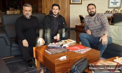 Ünlü Ses Sanatçısı Bülent Serttaş, Halis Uluer’i Ziyaret Etti