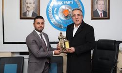 Başkan Savran, Hacıbektaş'ta AK Parti İlçe Toplantısına Katıldı