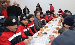 Başkan Savran, Temizlik İşçileri İle Kahvaltı Yaptı