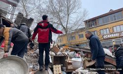 Nevşehir Milletvekili Açıkgöz, Kahramanmaraş'ta enkaz alanında...