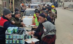 Nevşehir gönüllü öğretmenler'den depremzedelere sıcak yemek ikramı