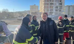 Savran’dan, Deprem Bölgesinde Kahraman İtfaiye Erlerine Ziyaret