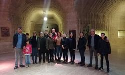 Depremzedeleri ücretsiz ağırladı