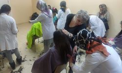 Nevşehir'deki depremzedeler kuaförlük hizmetiyle moral buldu