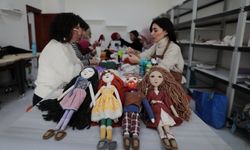 Nevşehir'de Kadınlar Depremzede Çocuklar İçin Bez Bebek Yapıyor