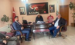 Milletvekili A. Adayı Usta Göre Belediye Başkanı Topçu'yu ziyaret Etti