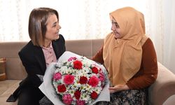 Vali Becel'den 8 Mart'ta depremzede kadınlara anlamlı ziyaret
