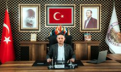 Tüm emekçilerimizin 1 Mayıs emek ve dayanışma gününü kutlarım