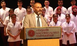 NEVÜ Hemşirelik Bölümü Öğrencileri Düzenlenen Törenle Üniformalarını Giydi