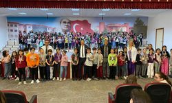 Altınyıldız İlköğretim Kurumunda Kitap Okuma Yarışması Şampiyonlarına Ödülleri Verildi