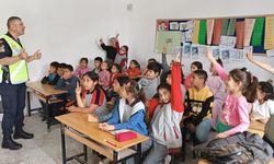 Emmiler köyünde öğrencilere trafik eğitimi verildi