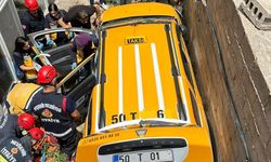 Nevşehir'de kaza yapan araç, evin bahçesine uçtu: 2 yaralı