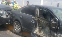 Nevşehir'de Çarpışan Otomobiller Kaldırıma Çıktı