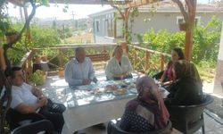 Açar Şehit Şevket Tekin'in ailesini ziyaret etti