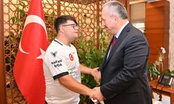 Vali Fidan, Milli Sporcu Ramazan Ünlü’yü makamında ağırladı
