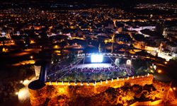 Nevşehir Kalesi’nde Süt Kardeşler İle Kahkaha Tufanı