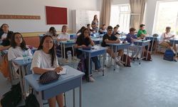 Altınyıldız'da 8. sınıflar için ilk ders zili çaldı