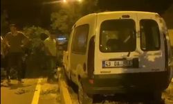 Direksiyon hakimiyetini kaybetti, ağaçlara vurarak durabildi