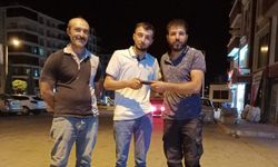 Haberimiz sonrası bulduğu cüzdanı sahibine teslim etti!
