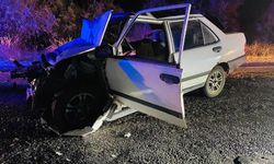 Nevşehir'de otomobil traktör römorkuna çarptı