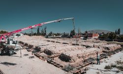 Yazıhüyük kapalı pazar yerinde beton dökümü başladı