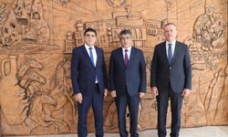 Bitlis Eren Üniversitesi Rektörü Elmastaş ve Iğdır Üniversitesi Rektörü Alma’dan NEVÜ’ye Ziyaret