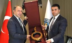 Önce başkanı sonra esnafları ziyaret etti