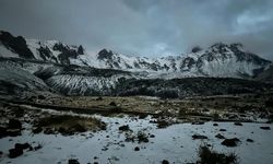 Erciyes Dağına mevsimin ilk karı yağdı