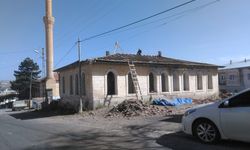 Bahçeli köyünde tarihi okulun restorasyonu başladı