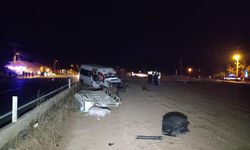 Nevşehir'de minibüs ile otomobil çarpıştı: 14 yaralı